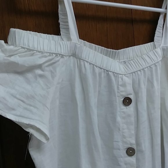 🆕Off the shoulders linen top - Picture 2 of 5